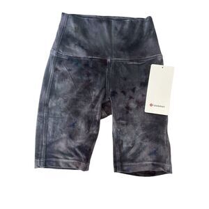 LULULEMON Short 8"  WOMENS Size 4 Graphite Grey verlour‎  $74